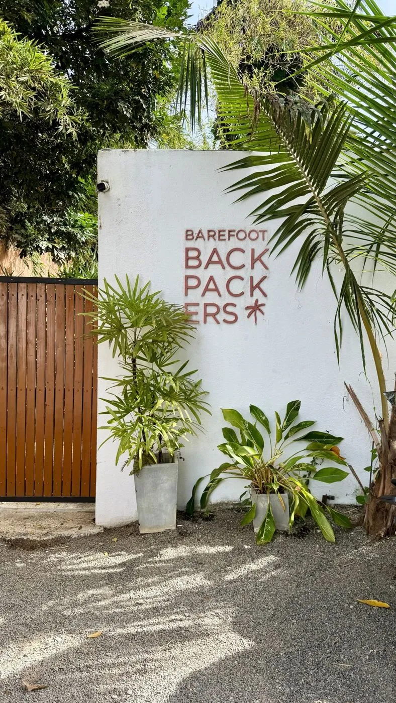 Arriving at Barefoot Backpackers, Hiriketiya